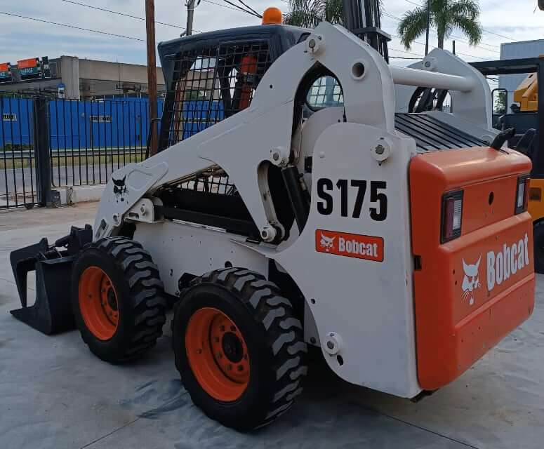 Габариты и вес мини-погрузчика Bobcat S175