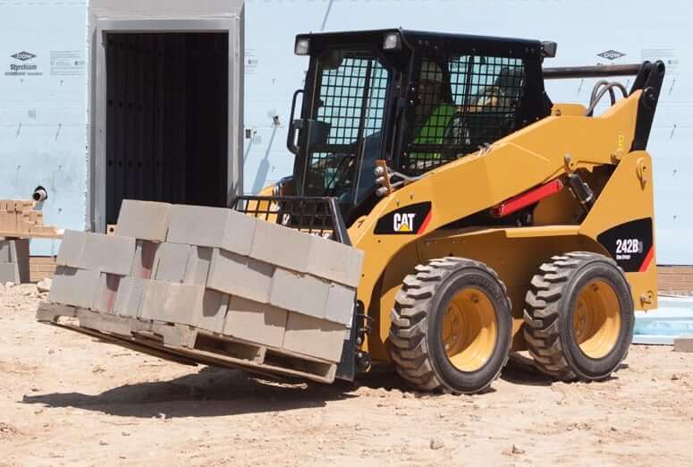 Вес мини-погрузчика CAT 242B Series 3