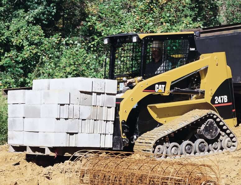 Размеры и вес мини-погрузчика CAT 247B