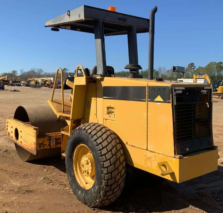 Размеры и вес виброкатка CAT CS-431C