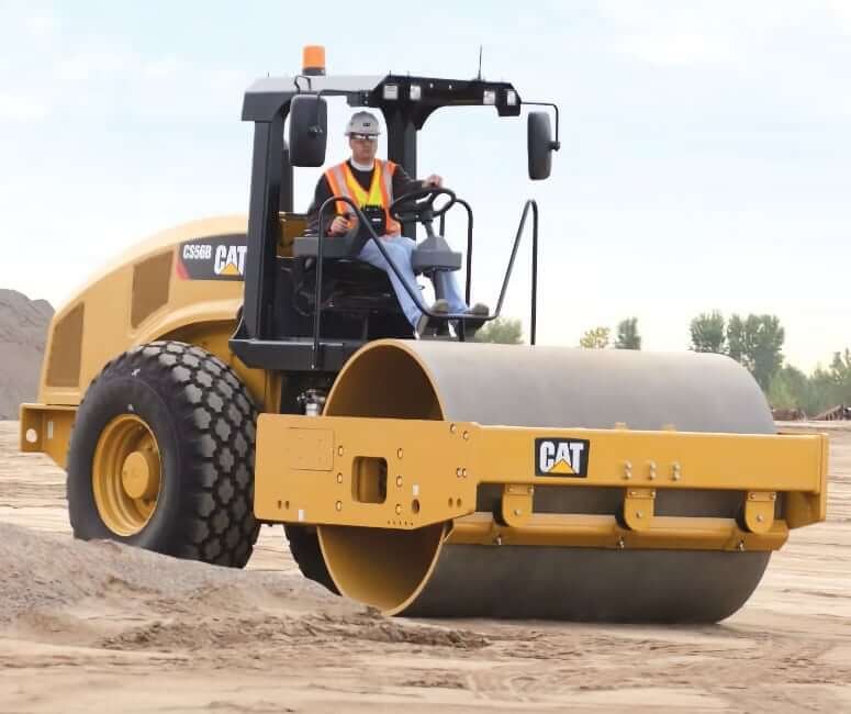 ТТХ трансмиссии виброкатка CAT CS56B