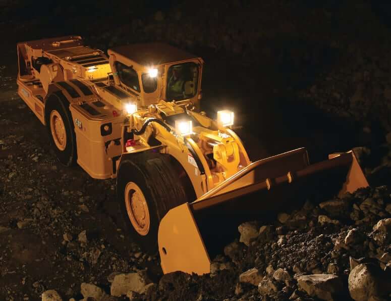 ТТХ поземного погрузчика CAT R1300G