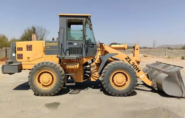 Размеры, вес и ТТХ фронтального погрузчика Changlin ZL30H