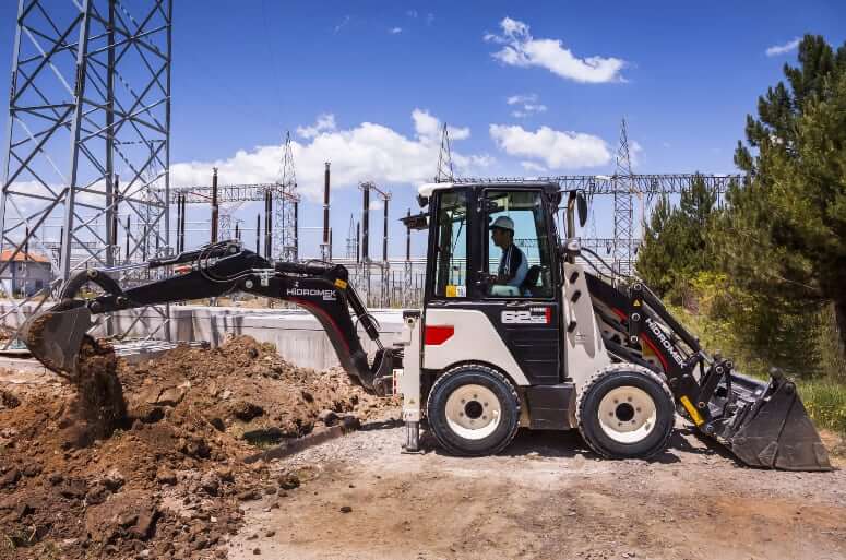 ТТХ экскаватора-погрузчика Hidromek HMK 62 SS