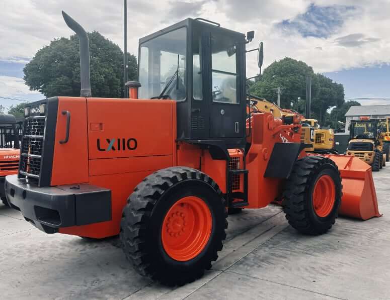 ТТХ фронтального погрузчика Hitachi LX110-7