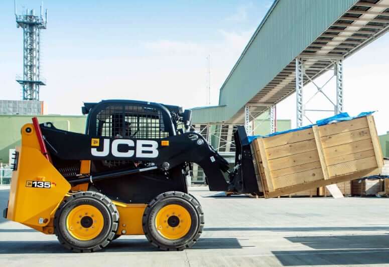 ТТХ и грузоподъемность JCB 135