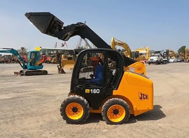 Размеры, вес и ТТХ мини-погрузчика JCB 160