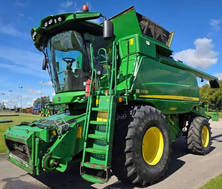 Эксплуатационная масса John Deere T670
