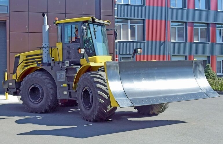 Новый колесный бульдозер Кировец К-708БКУ