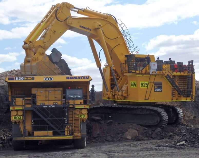 Размеры, вес и ТТХ карьерного экскаватора Komatsu PC7000-6