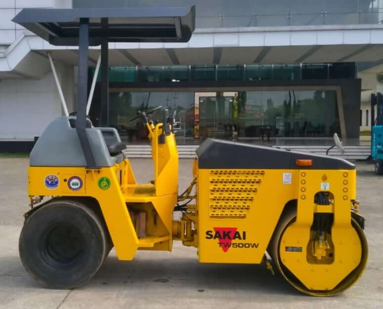 Размеры виброкатка Sakai TW500W-1E